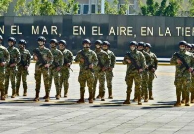 La iniciativa busca modernizar la misión naval, fortalecer la defensa marítima con IA y coordinar acciones con la Guardia Nacional, en medio de un clima de controversia interna.
