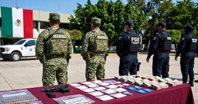Con inteligencia naval y coordinación interinstitucional, la Marina detuvo a presuntos integrantes de cárteles y aseguró drogas, armas y vehículos.