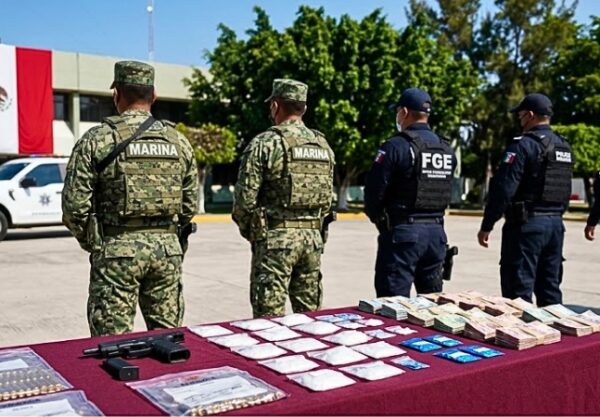 Con inteligencia naval y coordinación interinstitucional, la Marina detuvo a presuntos integrantes de cárteles y aseguró drogas, armas y vehículos.